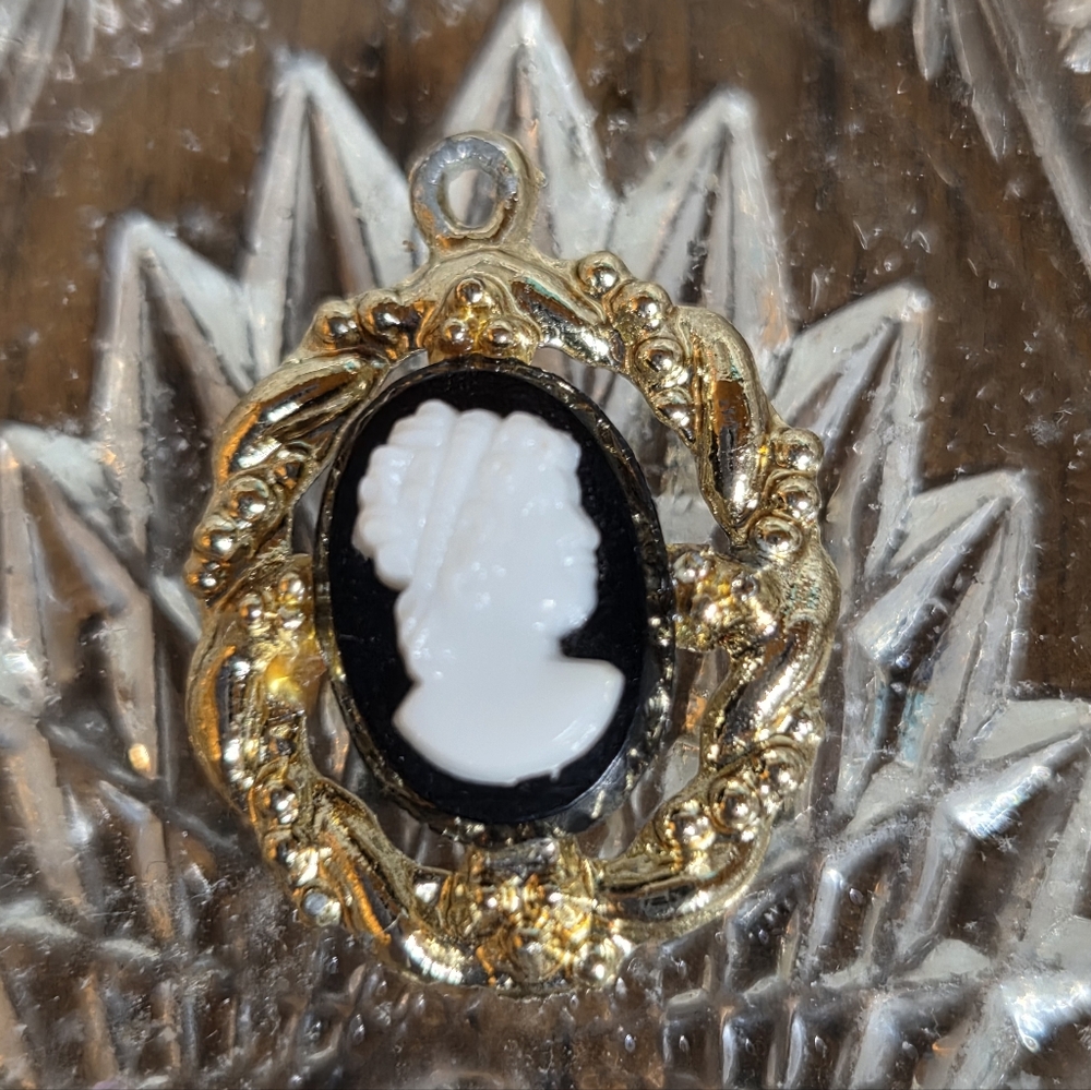 Vintage Gold and Black Cameo Pendant